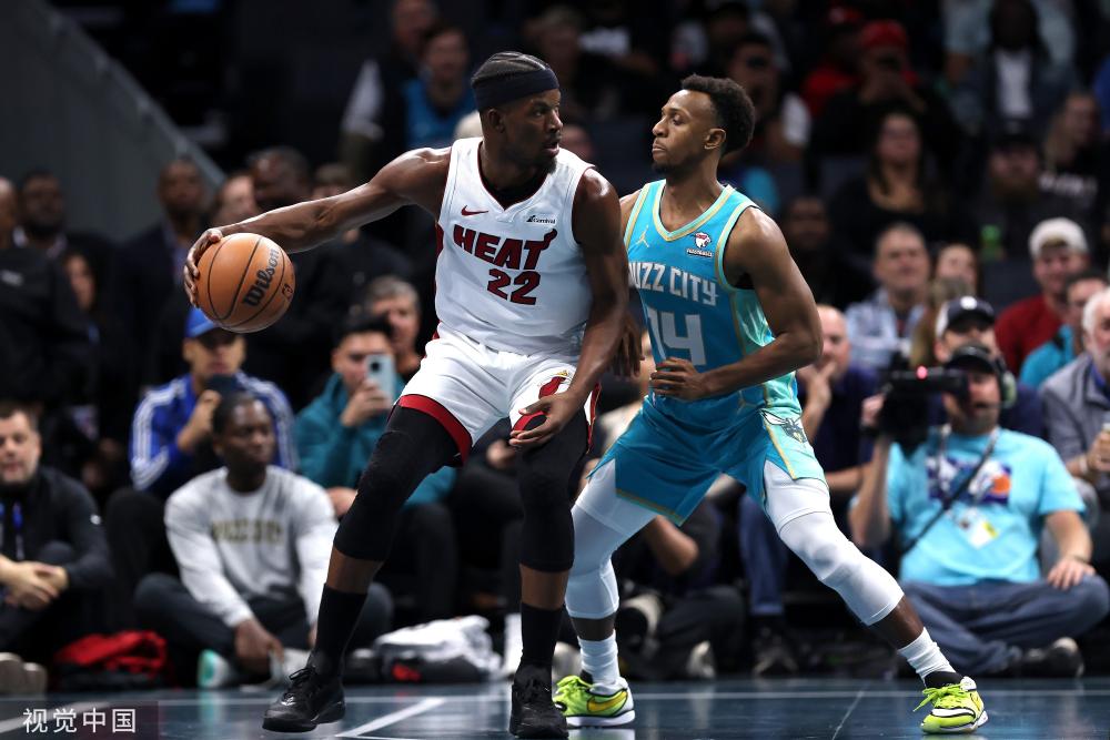 简约休闲装 简约休闲装